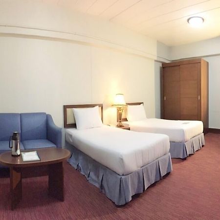 The Canal Hotel Bangkok Bagian luar foto