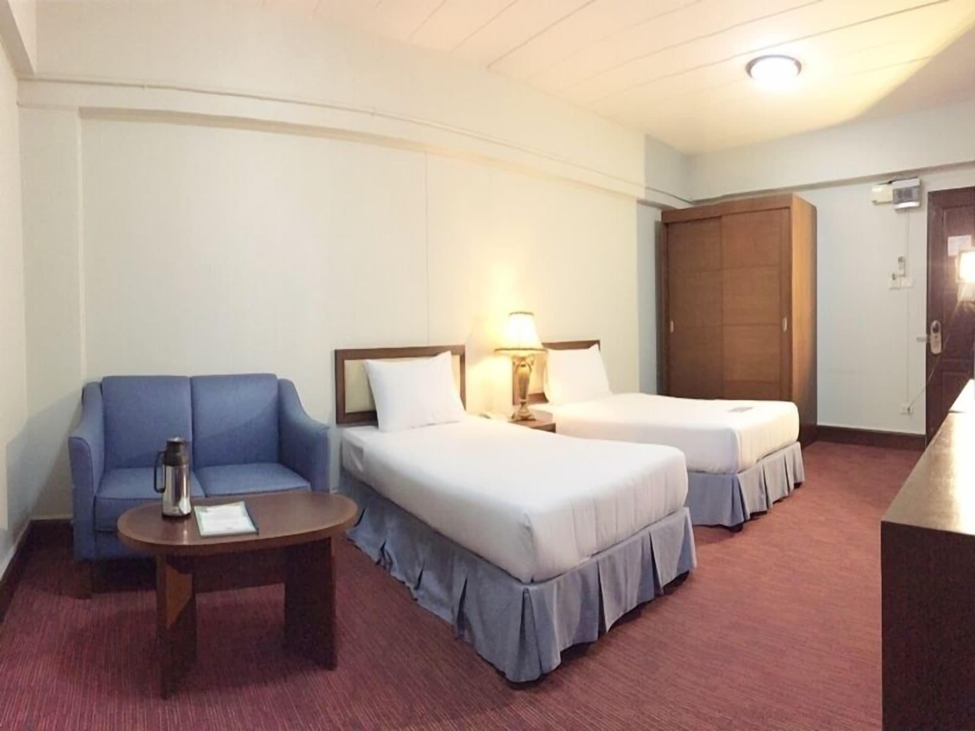 The Canal Hotel Bangkok Bagian luar foto