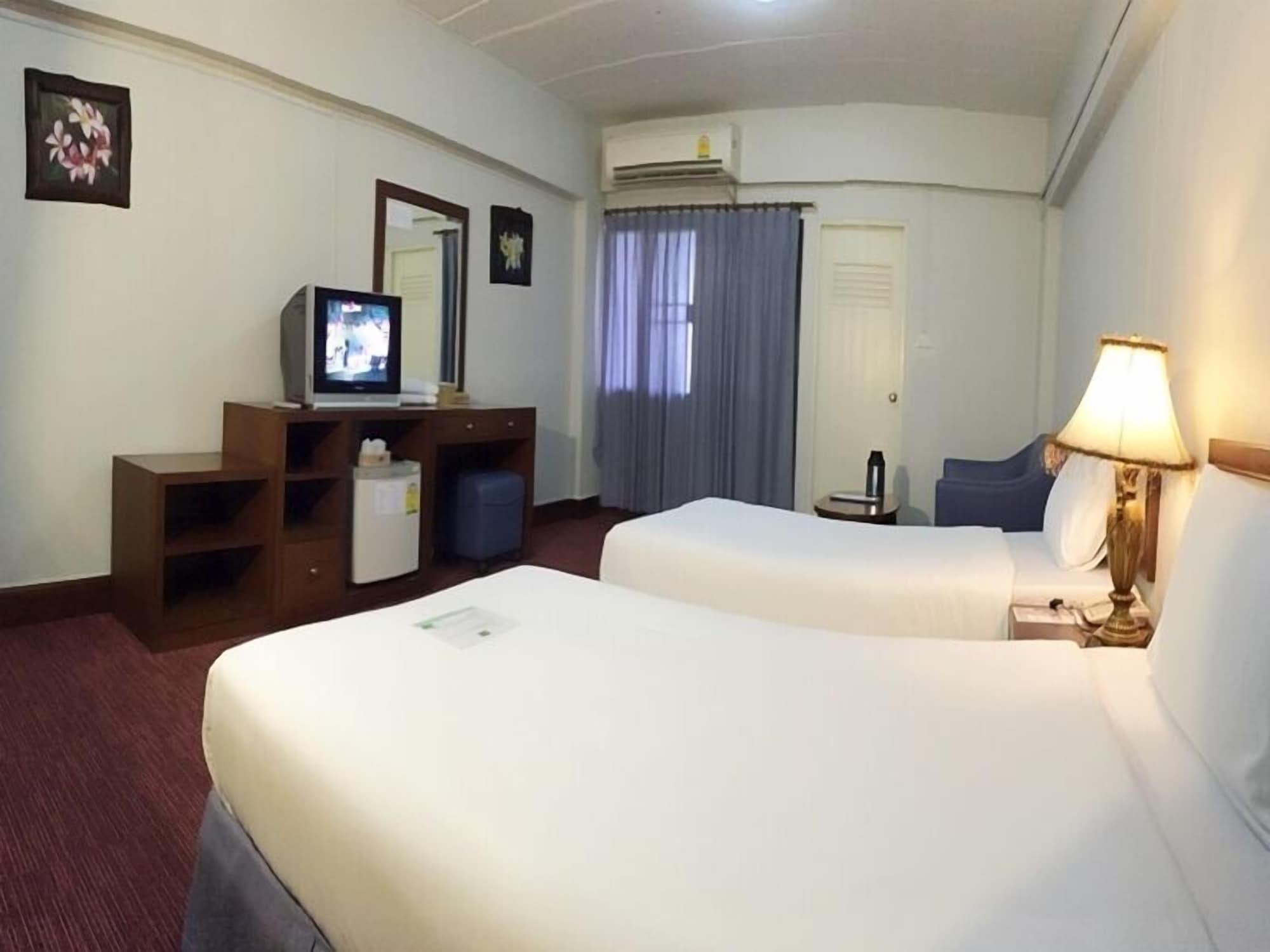 The Canal Hotel Bangkok Bagian luar foto