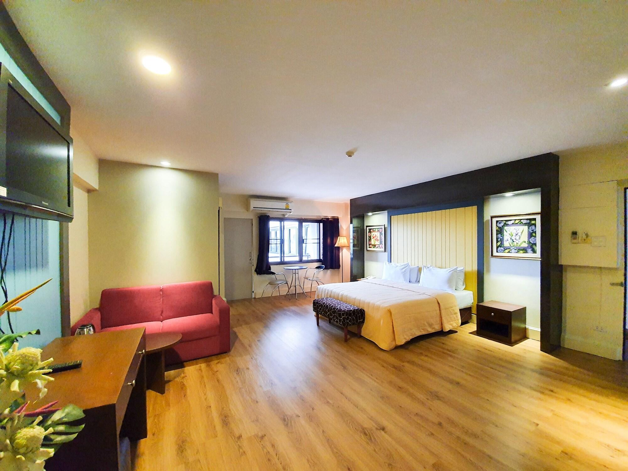 The Canal Hotel Bangkok Bagian luar foto