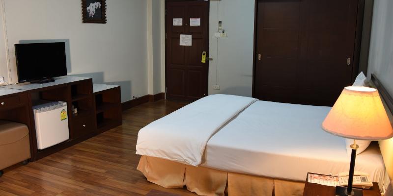 The Canal Hotel Bangkok Bagian luar foto