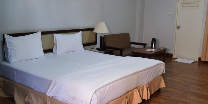 The Canal Hotel Bangkok Bagian luar foto
